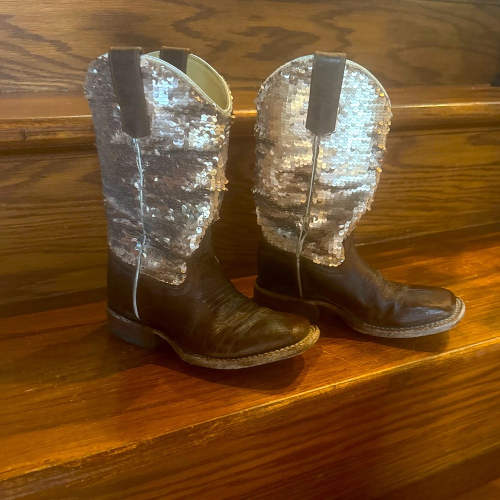 Girls size 13 Maci Bean boots